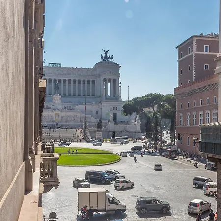 Amazing Piazza Venezia Suites-2